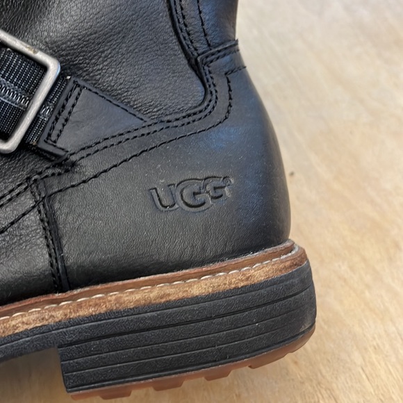 UGGs Jaren Boot For Men - Picture 4 of 4
